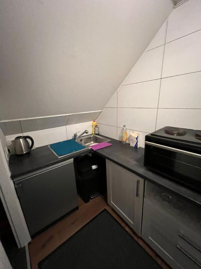 דיסלדורף Adam'S Hostel - Self Check-In & Only Private Rooms מראה חיצוני תמונה
